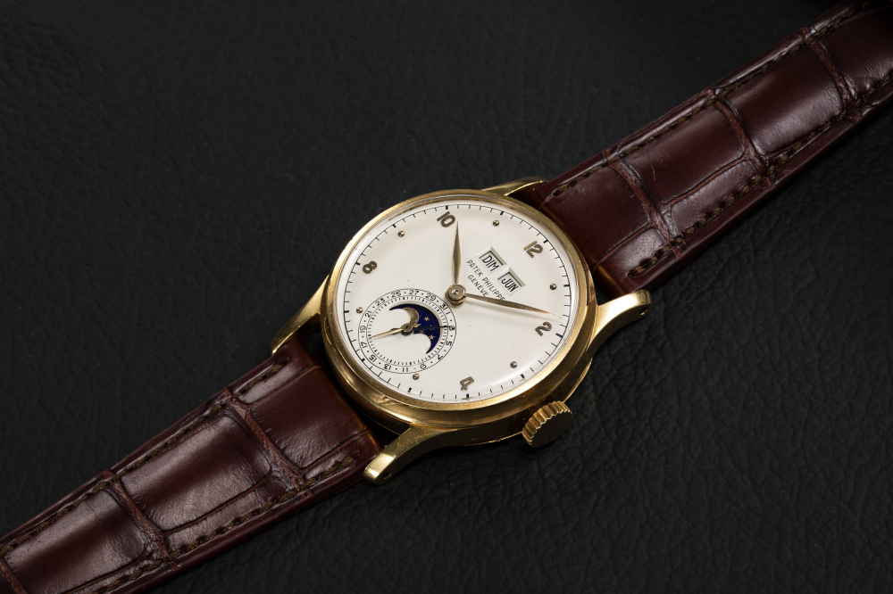 Buy Patek Philippe 1526: The Ultimate Rare 18K Gold Perpetual Calendar Timepiece