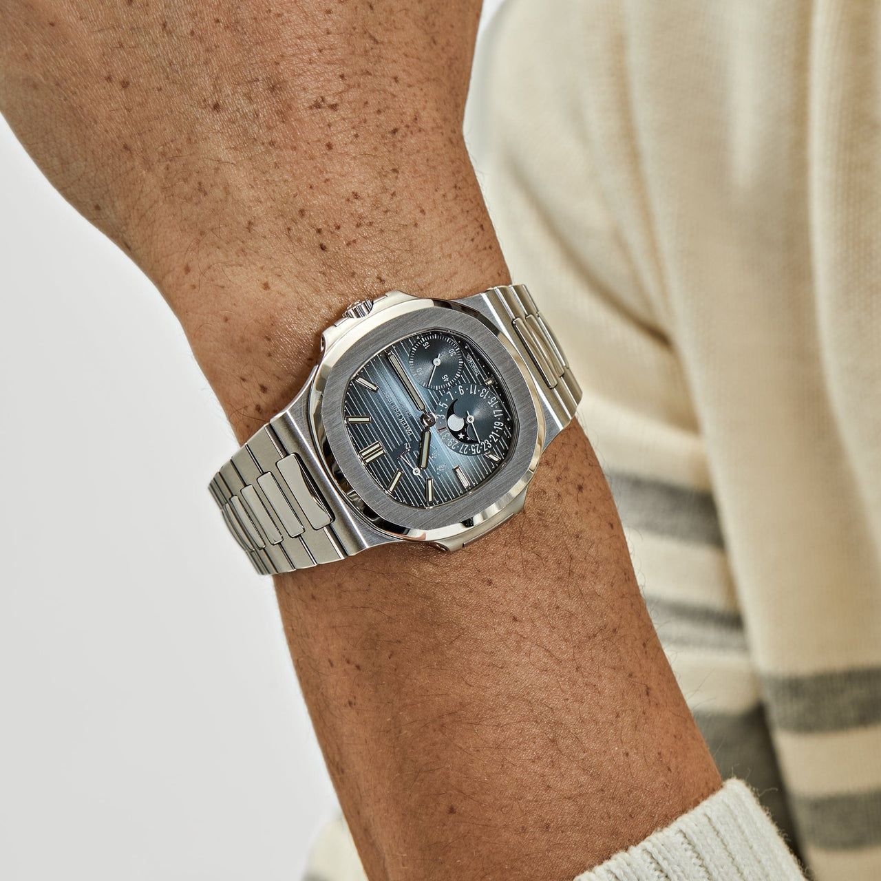 Patek Philippe 5712/1A Review: The Iconic Nautilus with Moonphase and Blue Dial