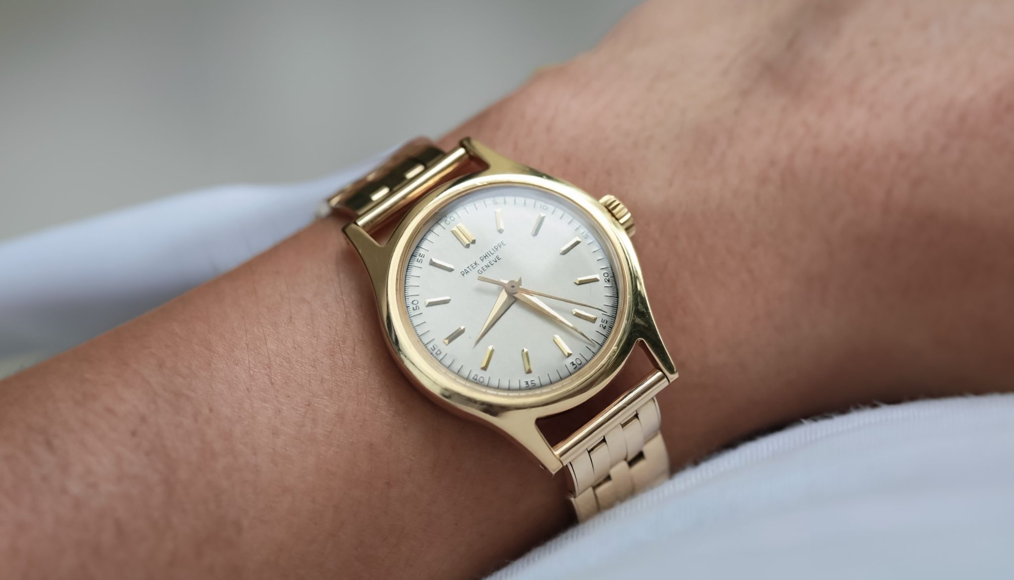 Patek Philippe 565 Review: Discover the Timeless Elegance of Calatrava