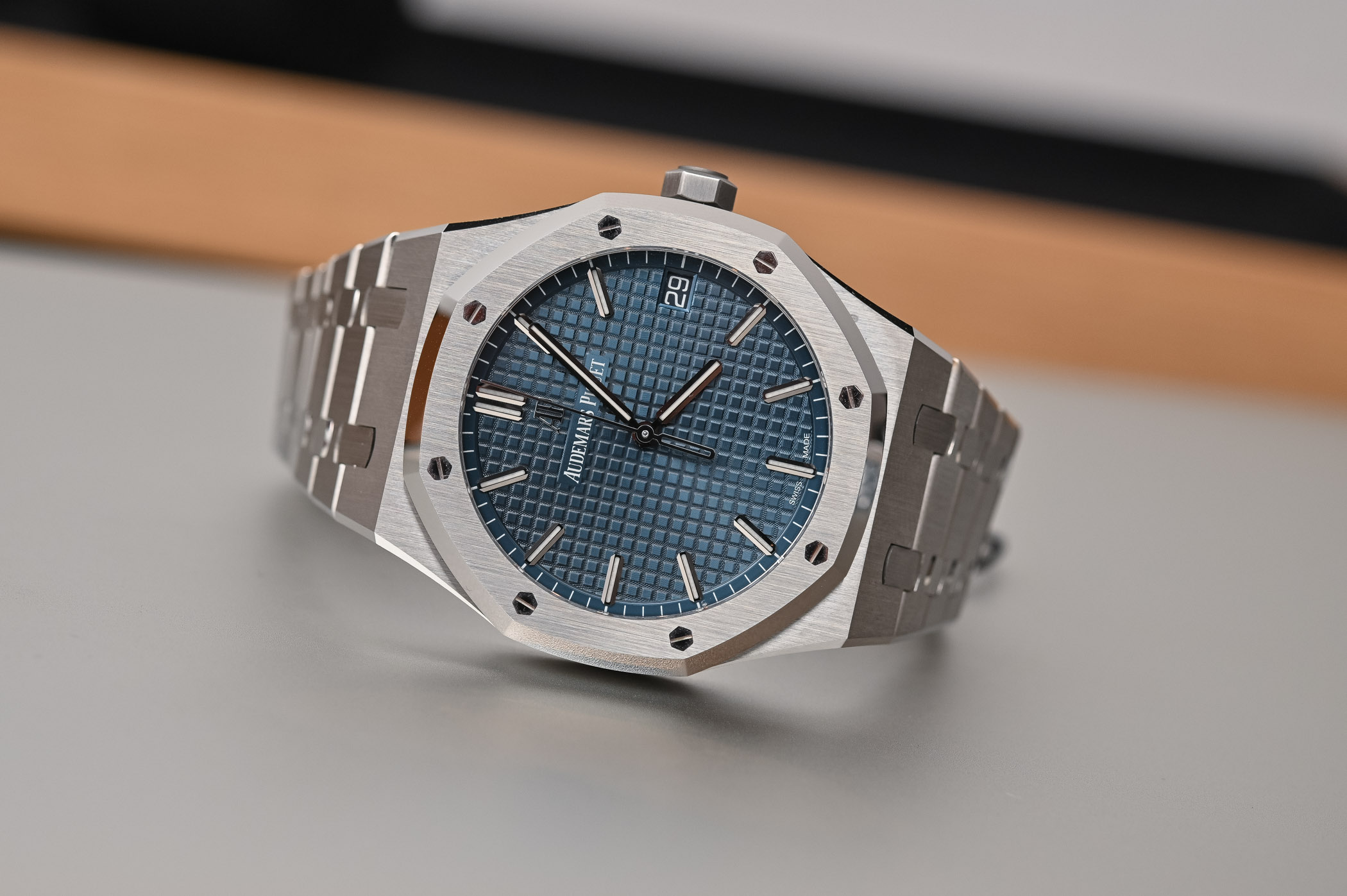 Audemars Piguet N 0688: Unveiling the Classic Luxury Timepiece