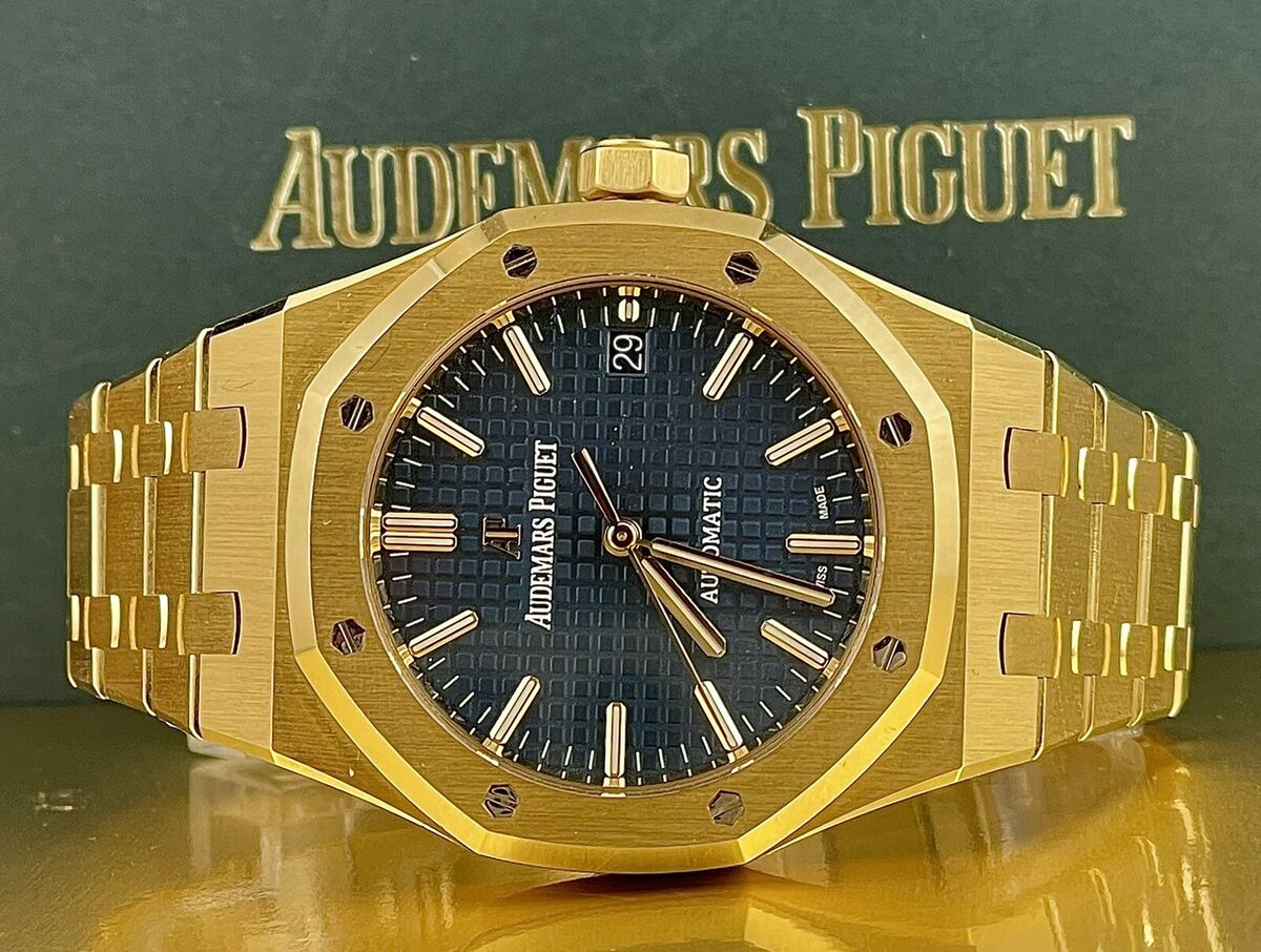 Audemars Piguet Yellow Gold Royal Oak: Classic Luxury Timepiece