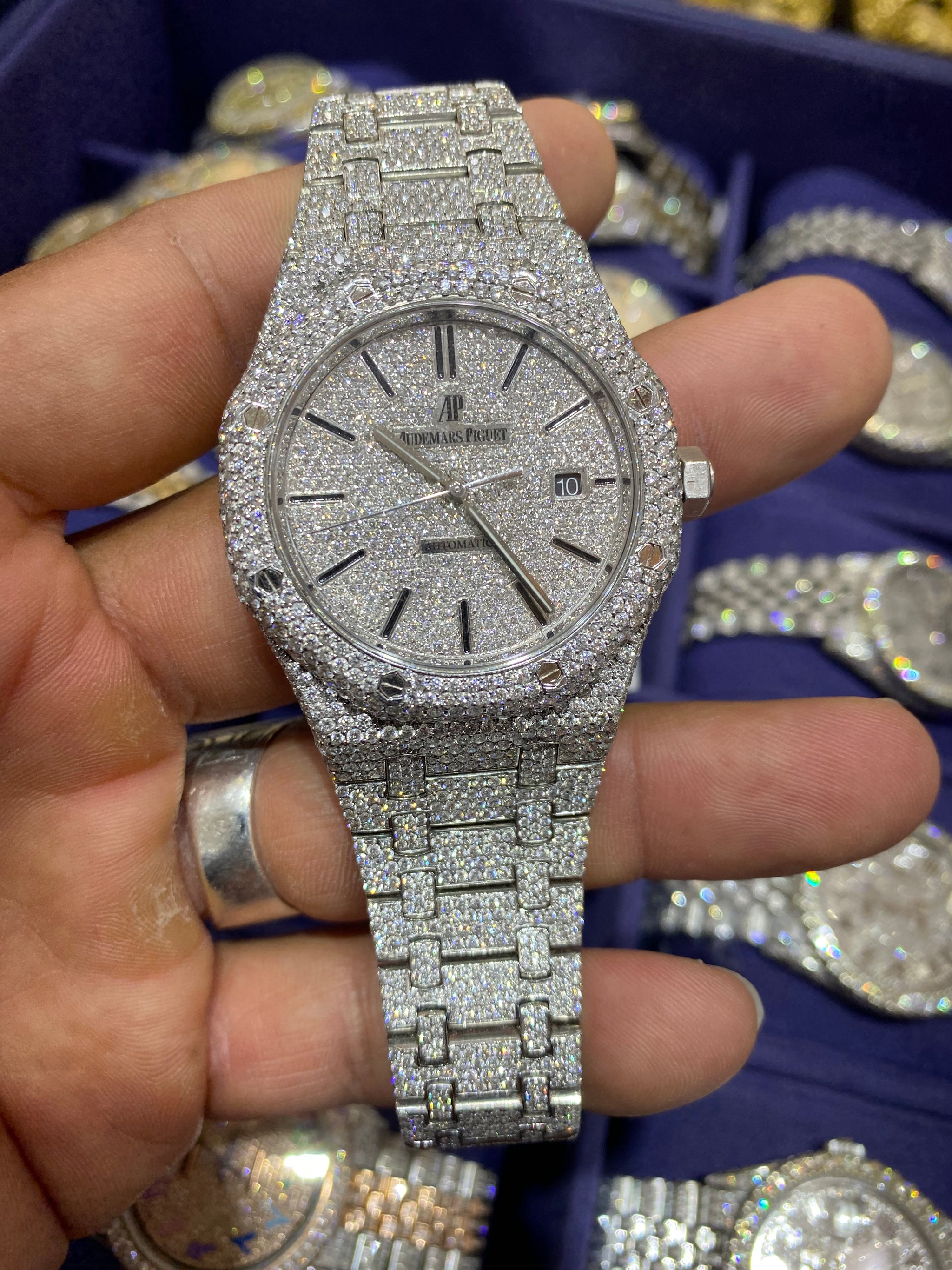 Audemars Piguet Bust Down: The Ultimate Diamond Customization Guide