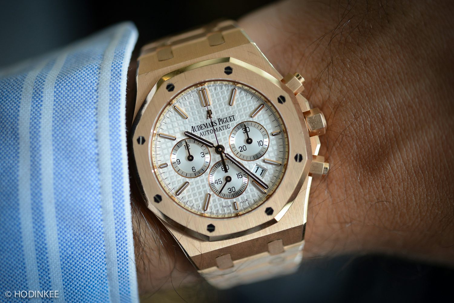 Audemars Piguet Royal Oak Chronograph Gold Review: Excellence in Design and Craftsmanship